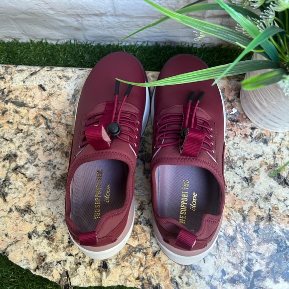 CLOVE NURSE LIMITED EDITION Maroon color SHOES SIZE  7  women’s unisex - Picture 6 of 15